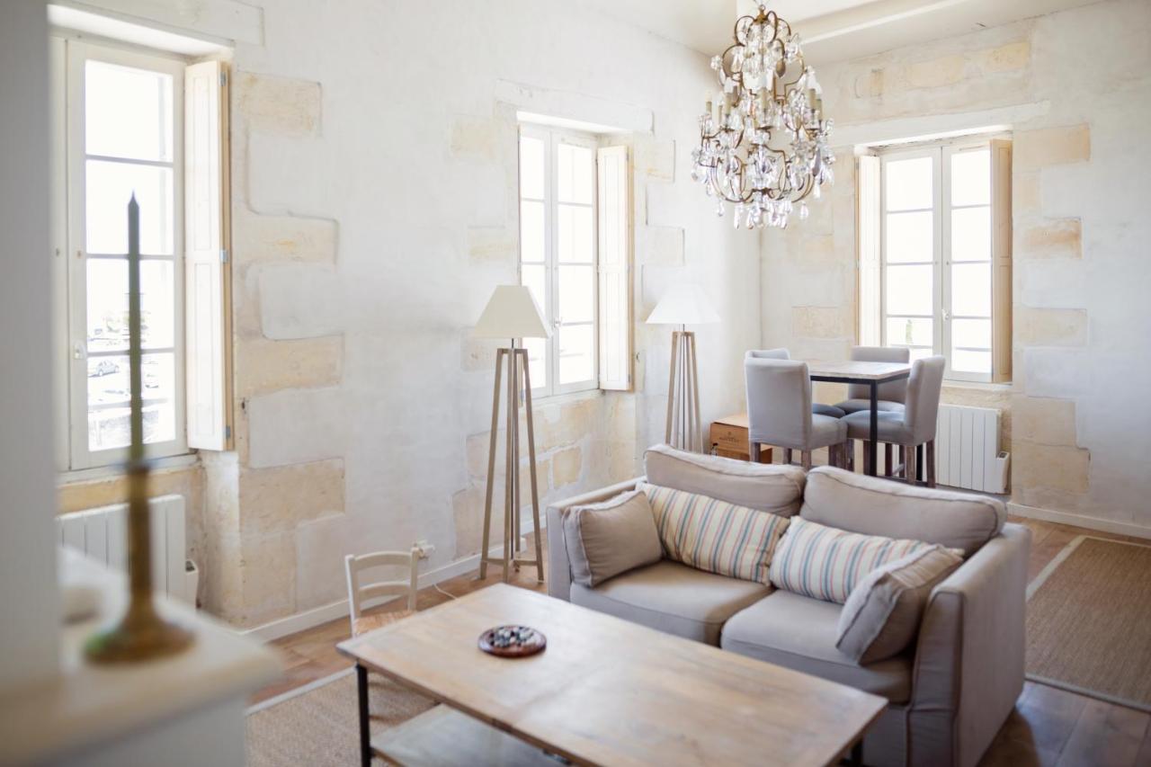 Appartement XVIII Century Gem With Magnificent Views Of The Harbour With A Private Garage à Saint-Martin-de-Ré Extérieur photo